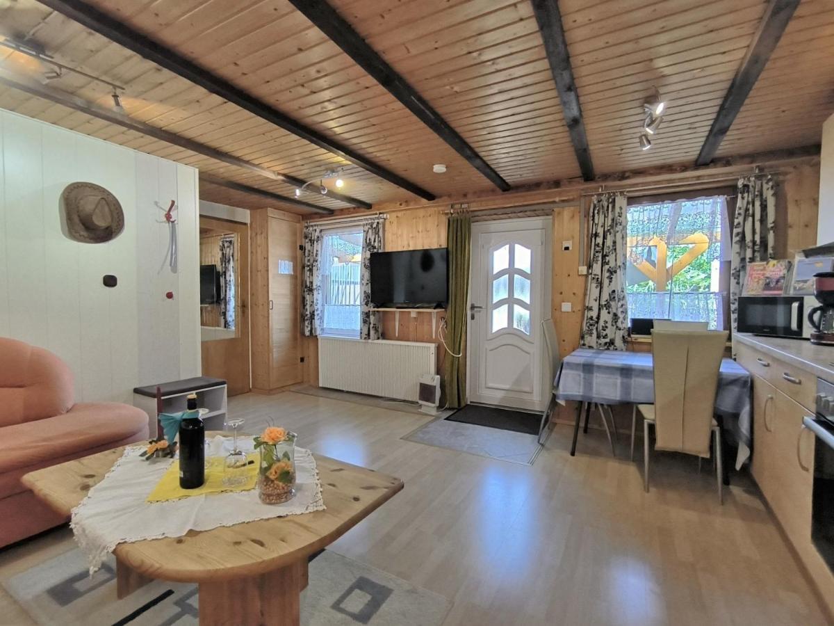 Ferienwohnung Mohnkopf - Unterkunft Fuer 2 Bis 3 Personen Mit Terrasse Jerrishoe Exterior foto